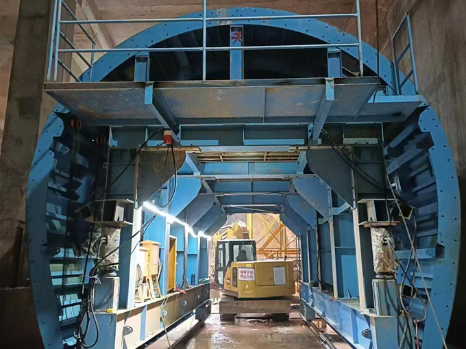 Second lining trolley